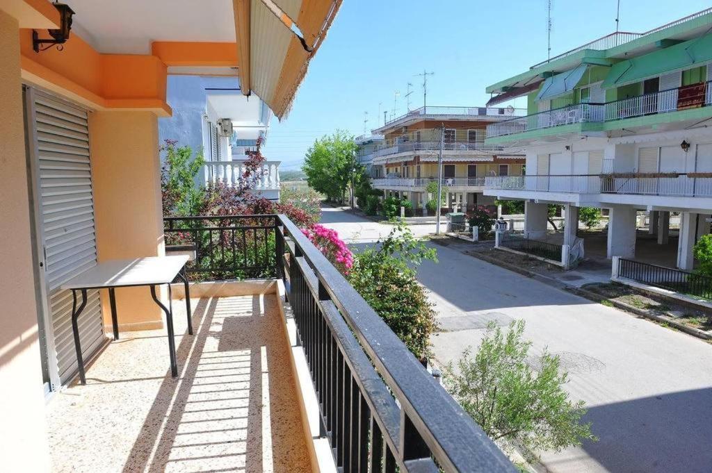 Apartments Dimitra Paralia Dionysiou Exteriör bild