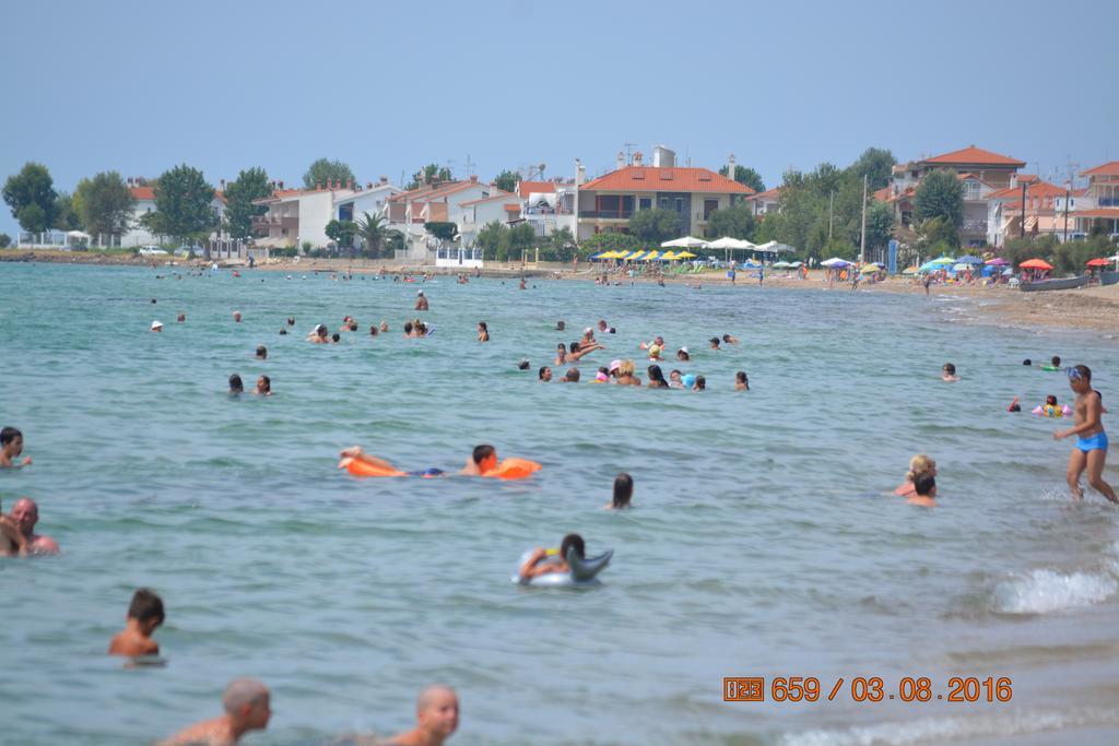 Apartments Dimitra Paralia Dionysiou Exteriör bild