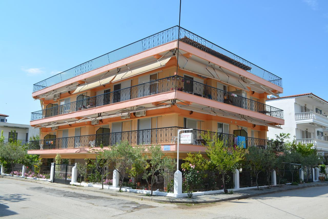 Apartments Dimitra Paralia Dionysiou Exteriör bild